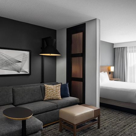 Hyatt Place San Antonio Riverwalk Exterior photo